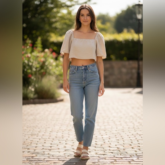Abercrombie & Fitch Tops - Abercrombie & Fitch Linen-Blend Puff Sleeve Smocked Crop Top XS